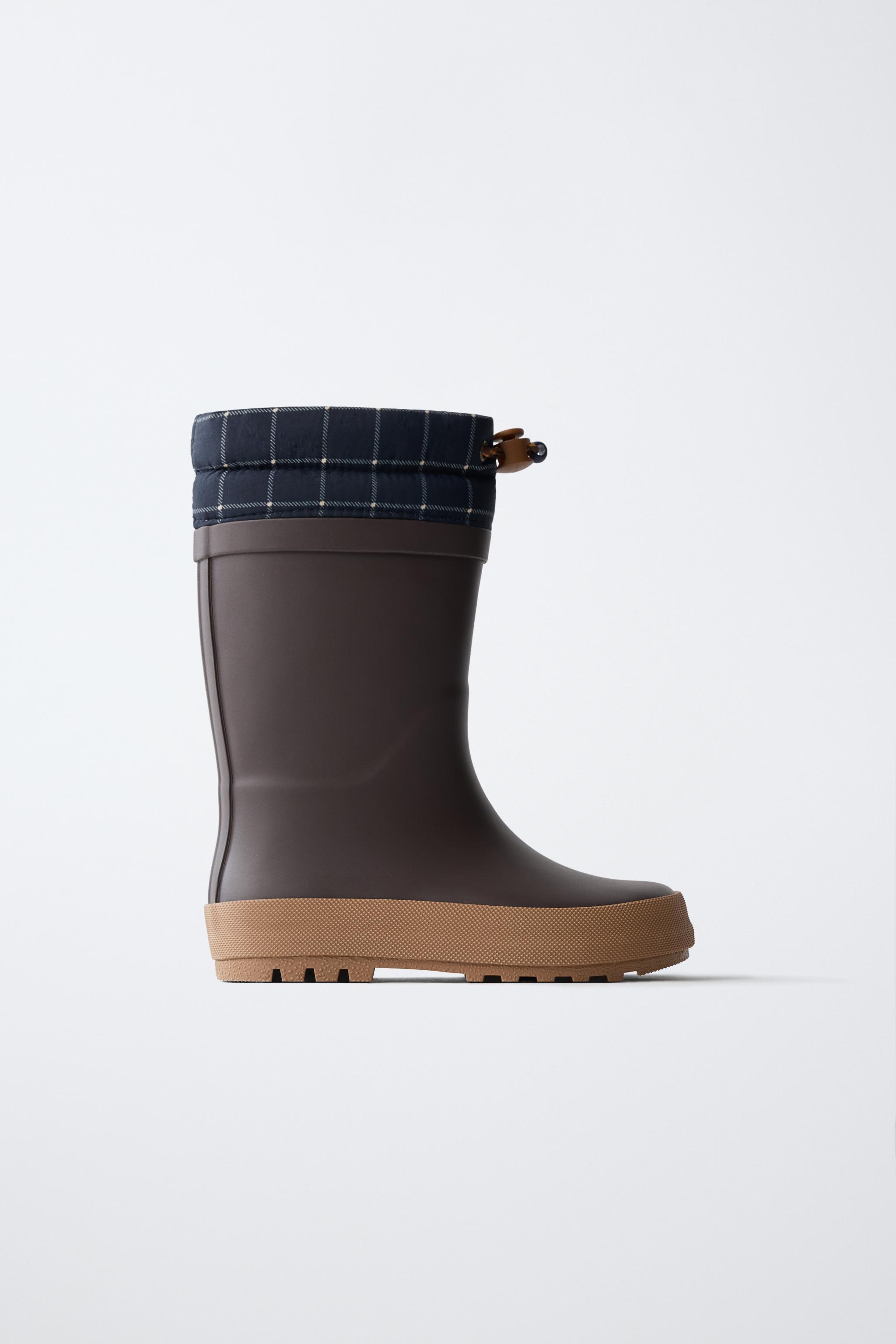 PLAID RAIN BOOTS